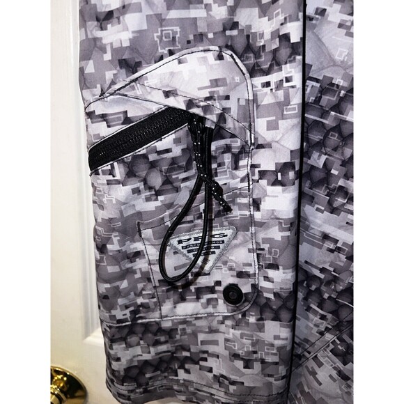 Columbia PFG Offshore II Mens Sz 40 Grey camo Board Shorts Fishing Swim UPF 50 - Picture 3 of 9